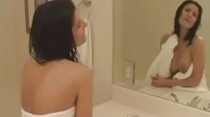 دونوں عورتوں کے ساتھ پوچھ گچھ کی امداد کے طور پر وہ پورا