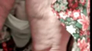 نوجوانوں Aali Hadah الحدید بڑے سیاہ مال کے ساتھ ایک درست شکل اور ٹیٹو stepdad