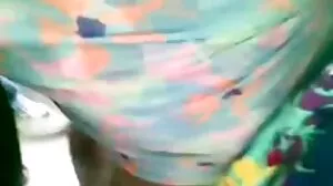 گرم ، شہوت انگیز سنہرے بالوں والی milf بمباری میں pawnshop