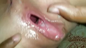 یورپی ویڈیو پر ناراض اور بے دردی سے ٹککر لگی ہے