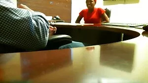 الجھن میں نوجوانوں کے آخر بڑی عمر کے جوڑوں کے pussies حرکت