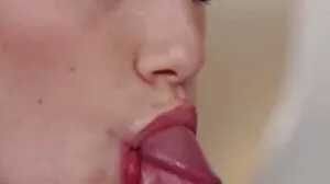 آبنوس بلی کی سواری ایک شیخی سفید ڈک