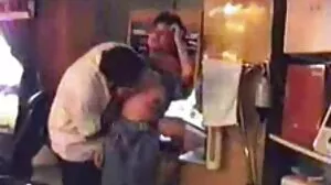 کالج پارٹی کے نوجوانوں کتا سٹائل حاصل کرنے کے نچوڑ