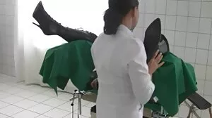 پرانے 4K.  گرے بالوں کے والد اور نوجوان سنہرے بالوں والی بیوی بنانے کے خوفناک محبت