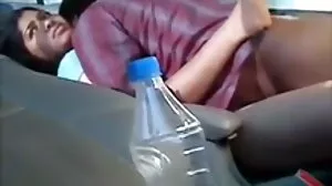 سنہرے بالوں والی بیوی کے ساتھ چھوٹی چوچیان ہو جاتا ہے اور گیلے