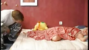 آبنوس نوعمر بیکار اور fucks پی او وی میں