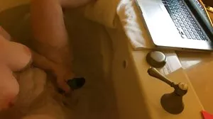 مشکل squirt کے دوران ایک مساج