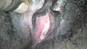نوجوانوں میں اس کی پہلی کٹر منظر. مقعد