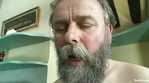 دن دھوکہ دہی کی بیوی